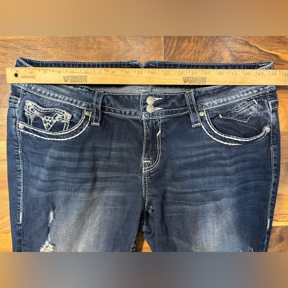 Vigoss The Chelsea Capri Jeans Size 20 Distressed Dark Wash Embroidered Pockets - Picture 4 of 7